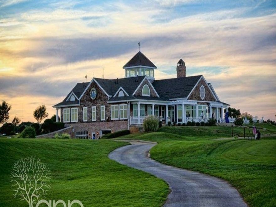 Lighthouse Sound Restaurant