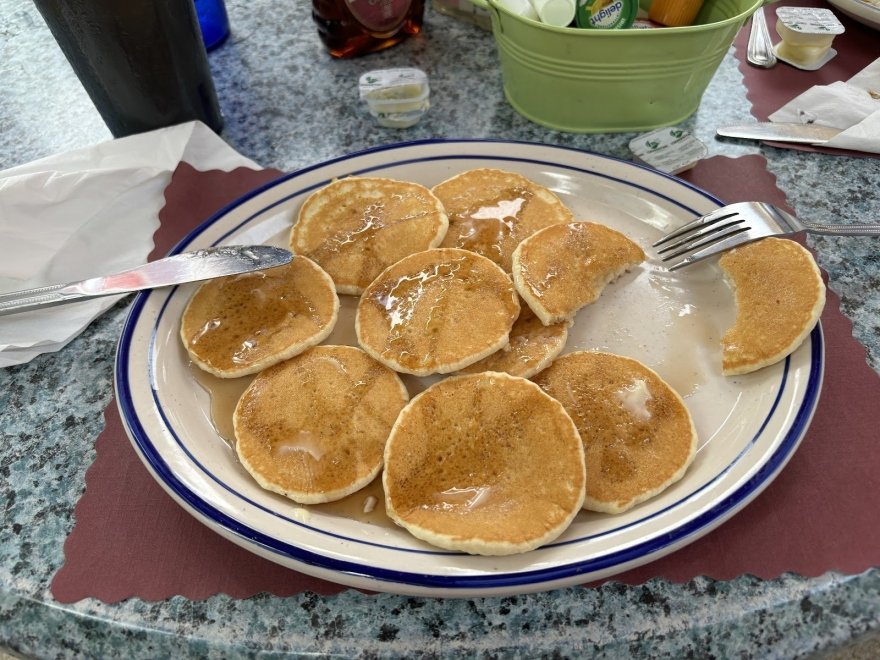 Little House of Pancakes, Ribs and Pizza