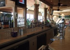 Schooner's Oceanfront Bar & Lounge