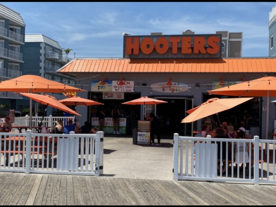 Hooters